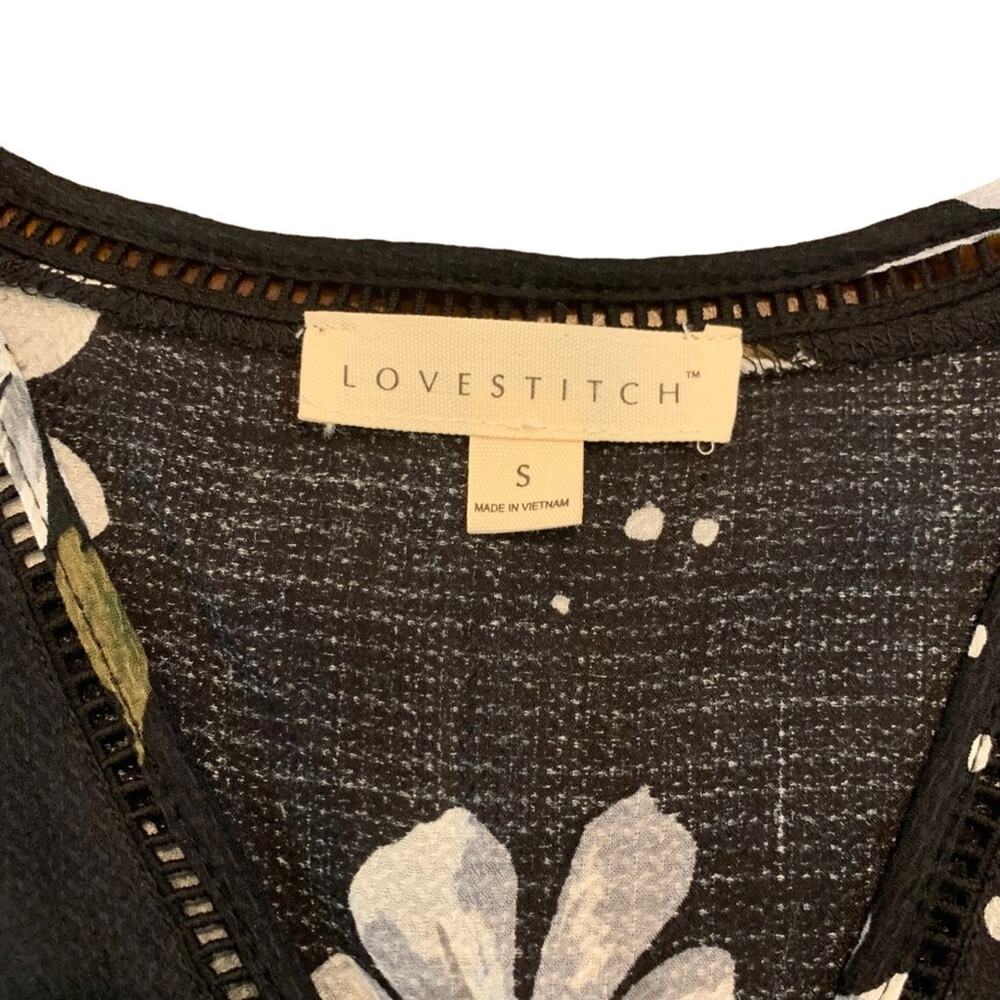 Lovestitch Womens black daisy floral blouse cropped length size small - Picture 5 of 5